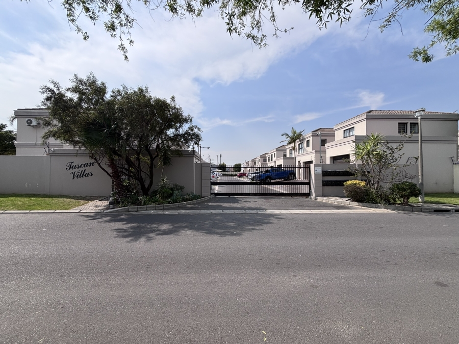 To Let 2 Bedroom Property for Rent in Parklands Western Cape
